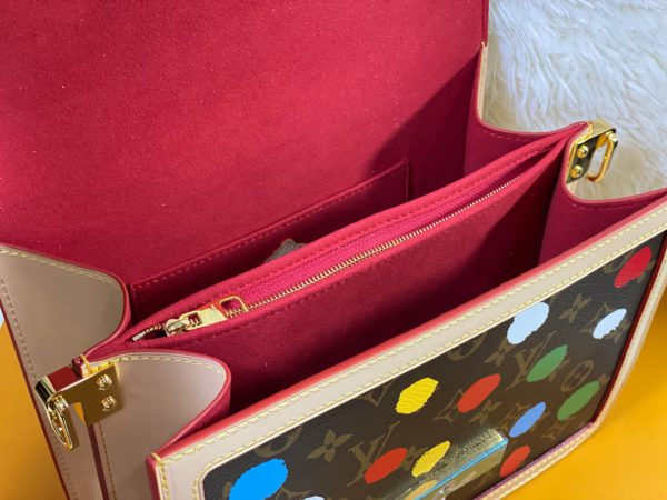 Louis Vuitton Classic Dauphine Handbag - Image 5
