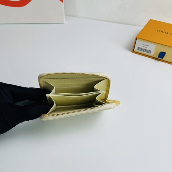 Louis Vuitton Zipped Coin Purse - White - Image 3