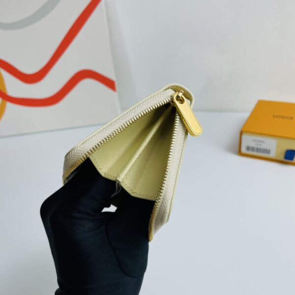 Louis Vuitton Zipped Coin Purse - White - Image 2