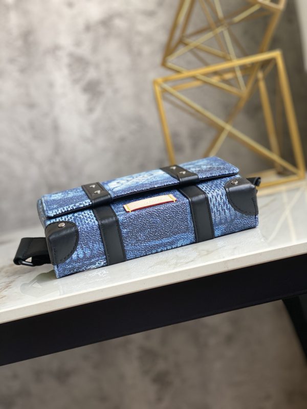 Louis Vuitton TRUNK Men's Messenger Shoulder Bag - Blue - Image 4
