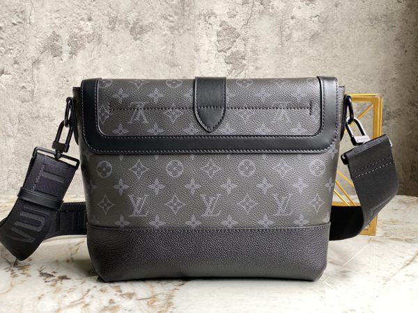 Louis Vuitton Saumur Messenger Bag - Black - Image 5