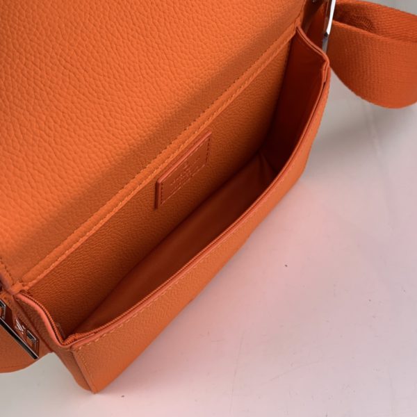 Louis Vuitton Aerogram Shoulder Bag - Orange - Image 2