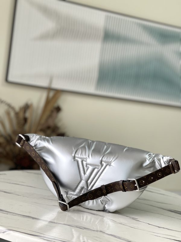Louis Vuitton Pillow Maxi Belt Bag - Silver - Image 3