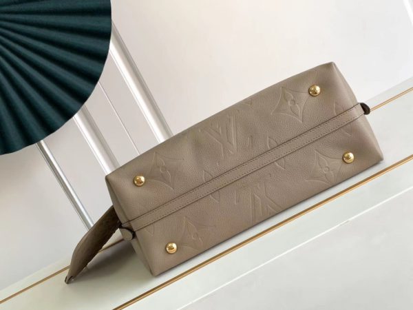 Louis Vuitton CarryAll Medium Handbag - Khaki - Image 4