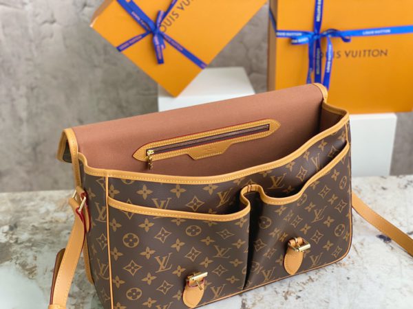 Louis Vuitton Monogram Gibeciere GM Shoulder Bag - Image 2