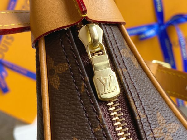 Louis Vuitton Boulogne Medieval Croissant Bag - Image 2
