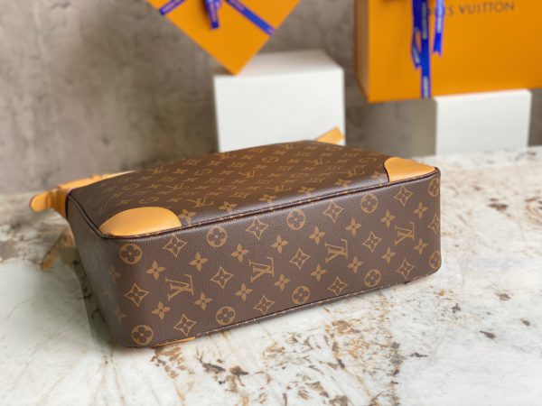 Louis Vuitton Boulogne Medieval Croissant Bag - Image 4