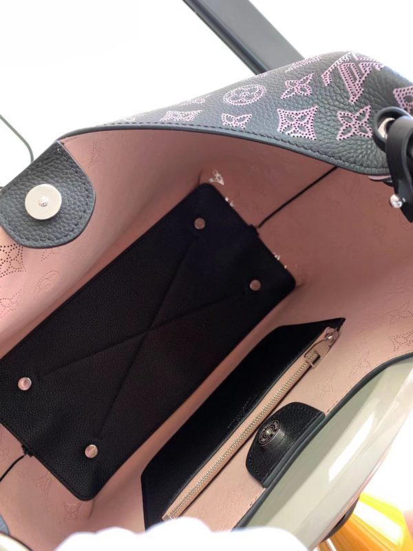 Louis Vuitton Grain Taurillon Calfskin Bag - Image 3
