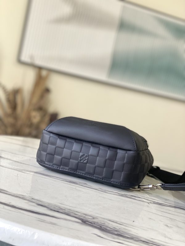 Louis Vuitton Avenue shoulder bag - Image 5