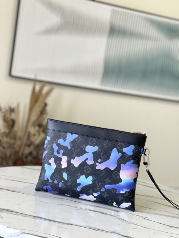 Louis Vuitton To-Go Clutch Bag - Image 2