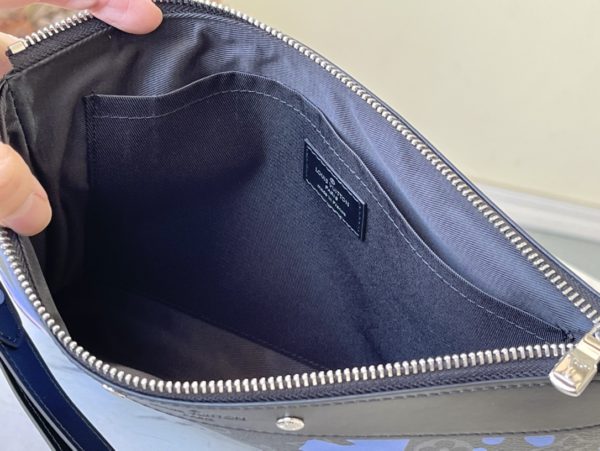 Louis Vuitton To-Go Clutch Bag - Image 5