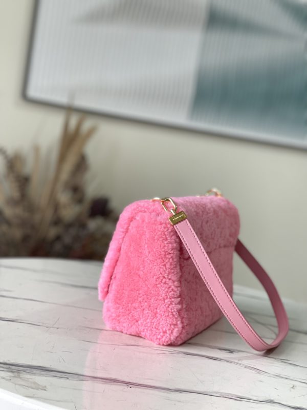 Louis Vuitton TWIST Medium Handbag - Pink - Image 3