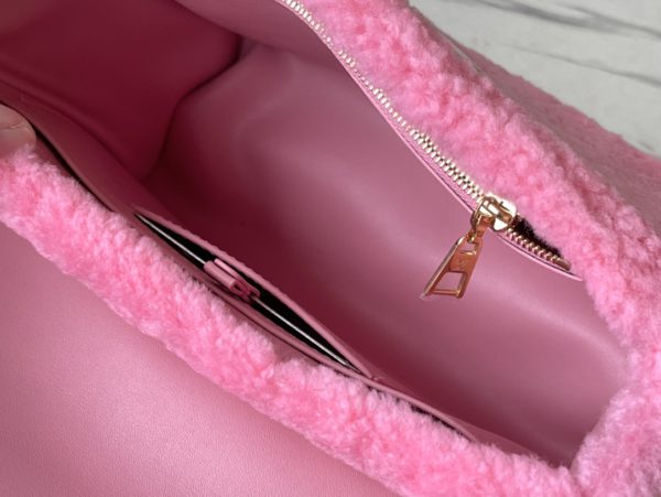 Louis Vuitton TWIST Medium Handbag - Pink - Image 4