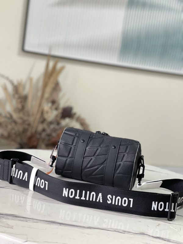 Louis Vuitton Qatar's capsule Handbag - Image 4