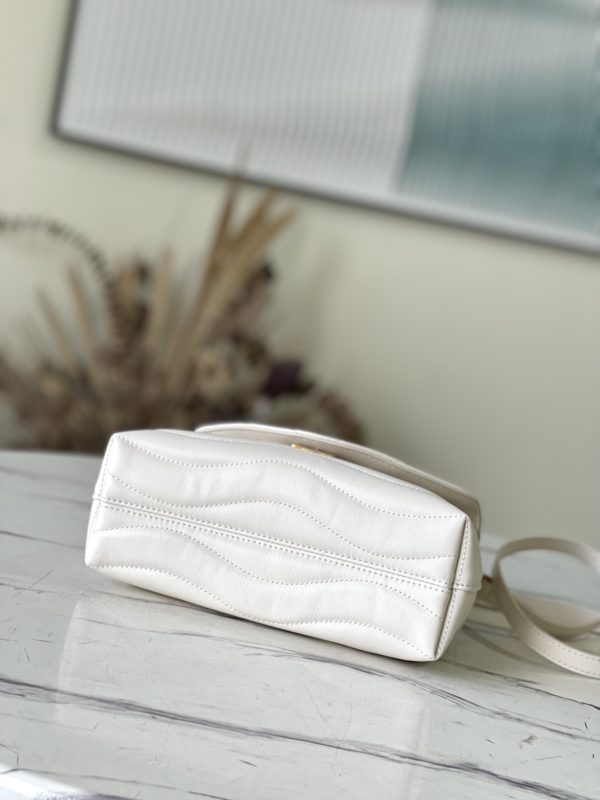 Louis Vuitton This Hold Me Handbag - White - Image 2