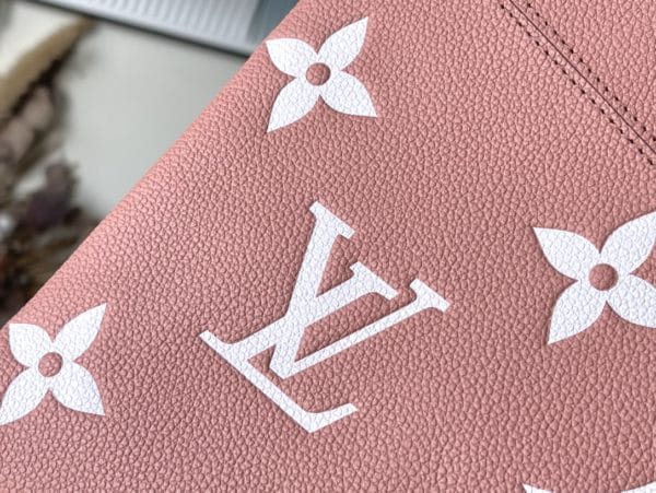 Louis Vuitton Silkscreen Daily Clutch - Pink - Image 8