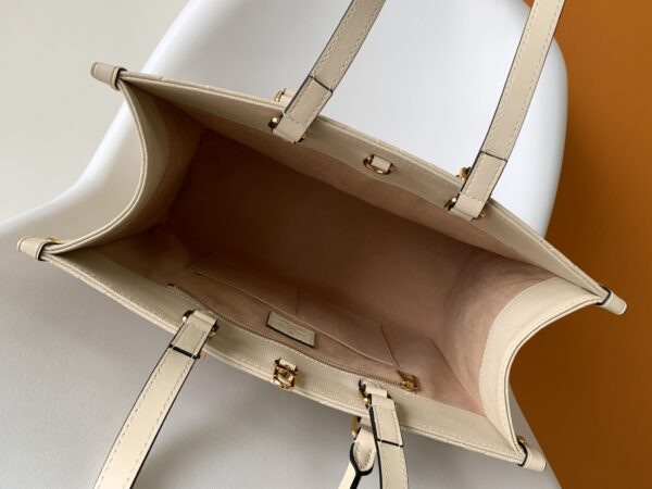 Louis Vuitton OnTheGo Medium Tote bag - White - Image 2