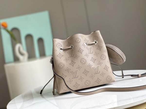Louis Vuitton Bella Bucket Bag - Cream - Image 4