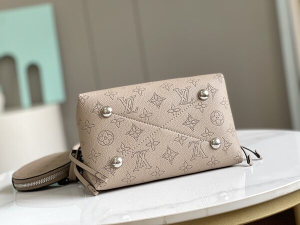 Louis Vuitton Bella Bucket Bag - Cream - Image 3