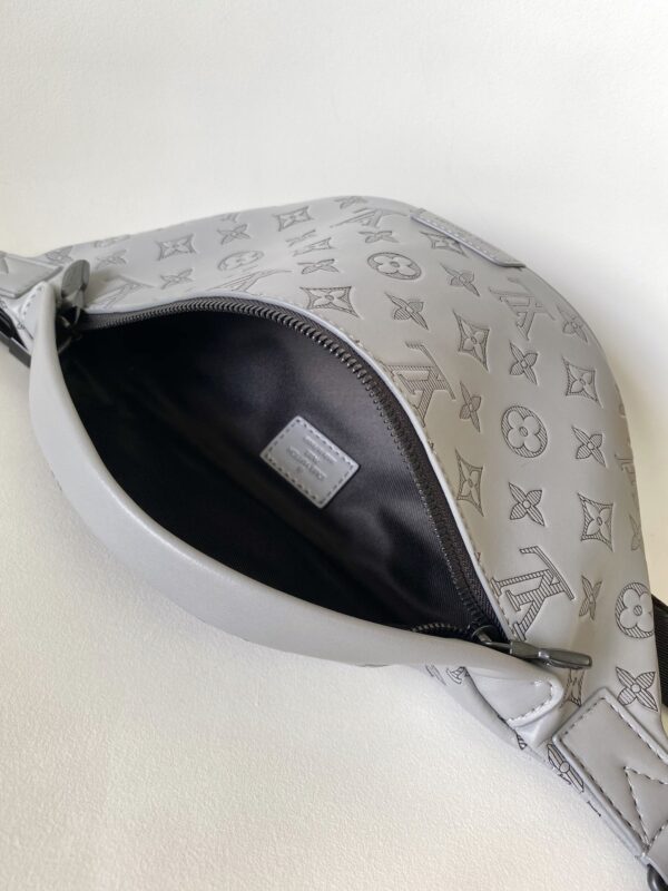 Louis Vuitton Discovery Belt Bag - Gray - Image 2