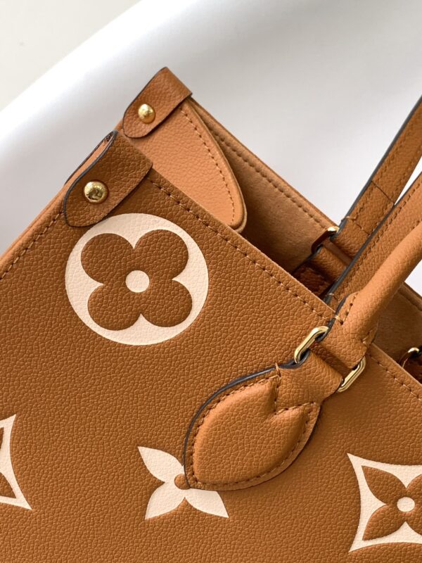 Louis Vuitton ONTHEGO Medium Handbag - Brown - Image 3
