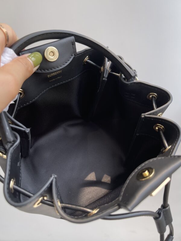 Burberry Single-Shoulder Crossbody Bucket Bag - Black - Image 3