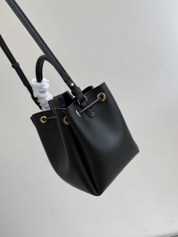 Burberry Single-Shoulder Crossbody Bucket Bag - Black - Image 5