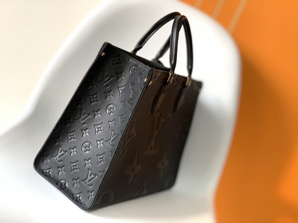 Louis Vuitton OnTheGo Medium Tote bag - Black - Image 5