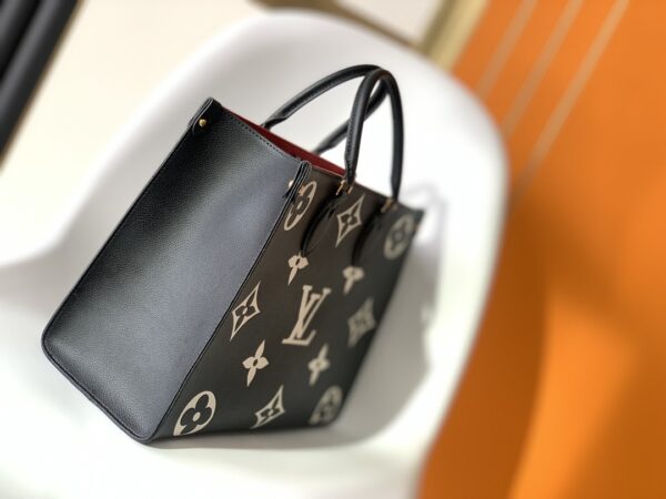Louis Vuitton ONTHEGO Medium Handbag - Black - Image 4