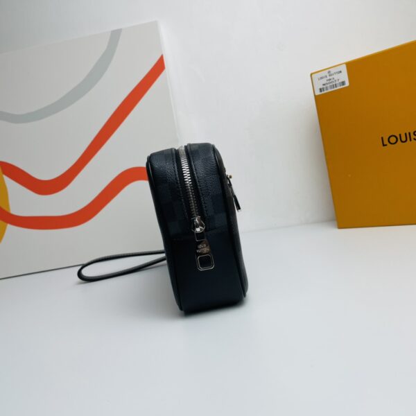 Louis Vuitton Damier Graphite Kasai Clutch - Gray - Image 4