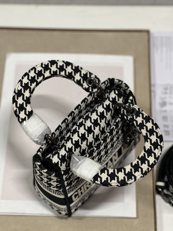 Dior Lᴀᴅʏ Embroidered Diana Bag - Houndstooth - Image 3