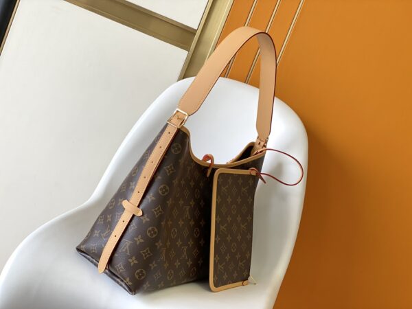 Louis Vuitton CarryAll Medium Handbag - Image 4