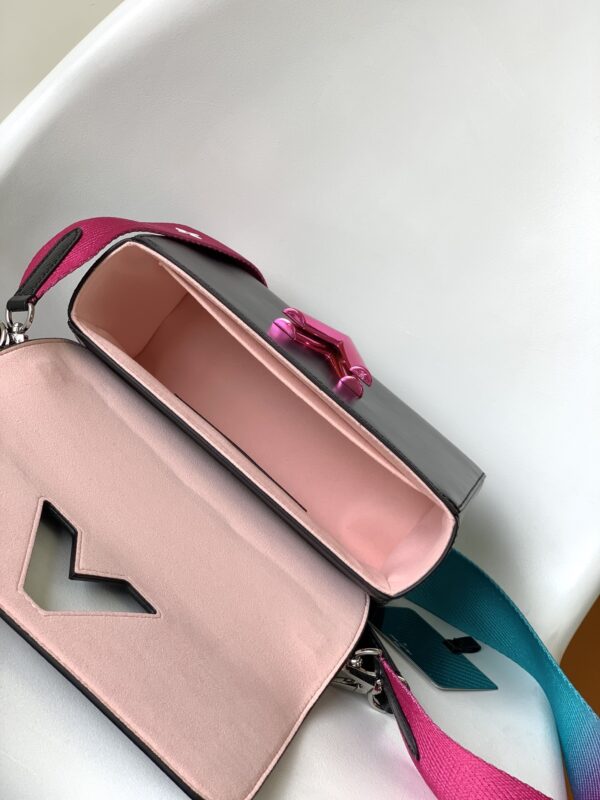 Louis Vuitton Twist Medium Handbag – Pink - Image 2