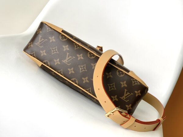 Louis Vuitton Odeon Small Monogram Canvas Handbag - Image 4