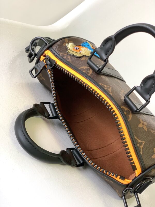 Louis Vuitton Summer Doll Series Men’s Bag - Image 2