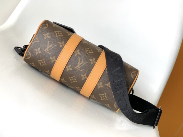 Louis Vuitton Small Keepall 25 Pillow Speedy Bag - Image 4
