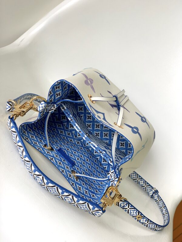 Louis Vuitton NeoNoé Bucket Bag - White/Blue - Image 2