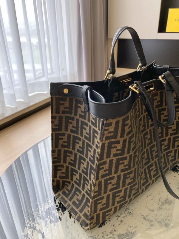 Fendi Old Flower Tote Handbag - Black - Image 2