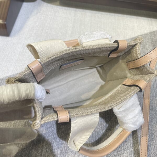 Chloe Woody Mini Shoulder Strap Tote Bag - Cream - Image 2