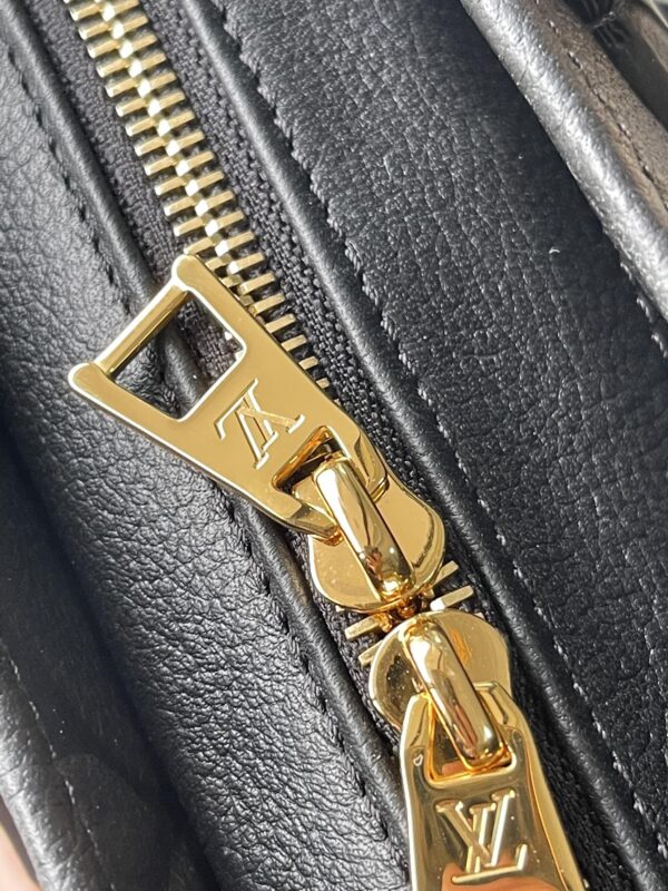 Louis Vuitton Onthego East West Handbag - Black - Image 3