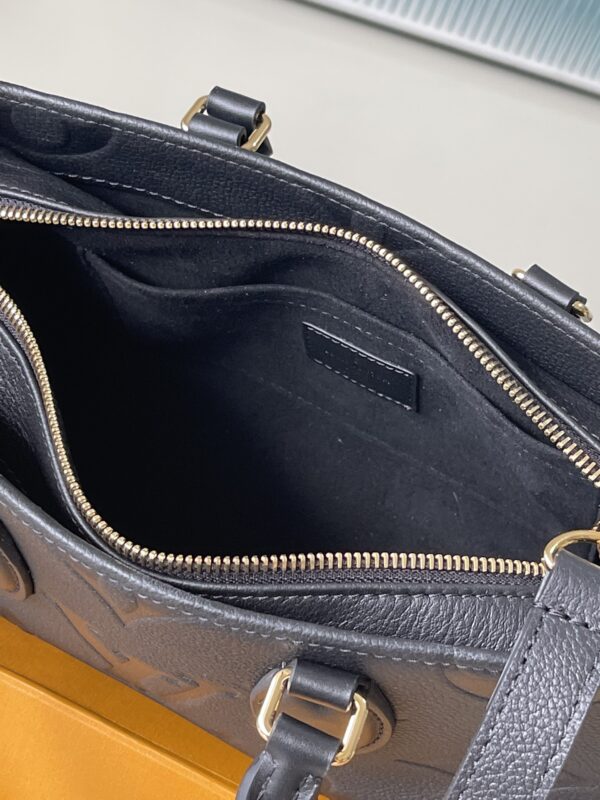 Louis Vuitton Onthego East West Handbag - Black - Image 4