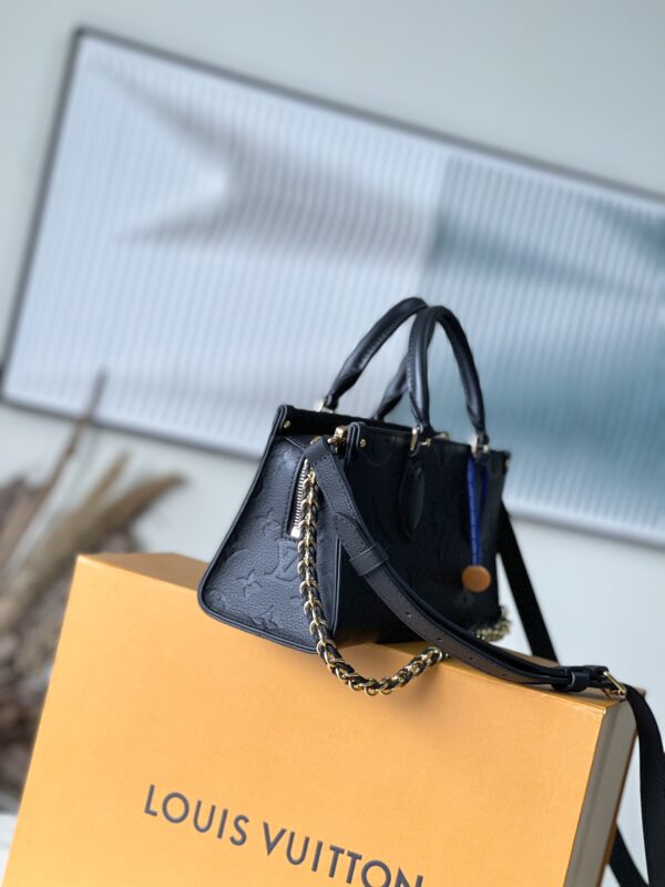 Louis Vuitton Onthego East West Handbag - Black - Image 5