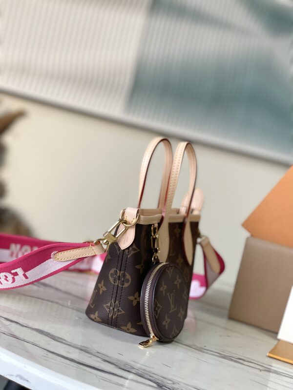 Louis Vuitton Neverfull BB Monogram Handbag - Image 3