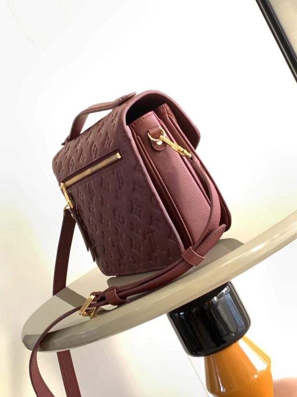 Louis Vuitton Pochette Métis Handbag - Image 5