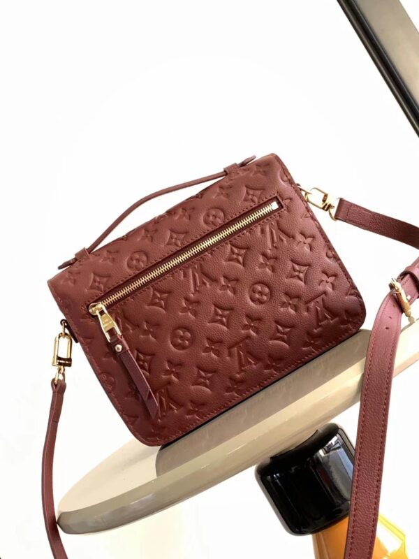 Louis Vuitton Pochette Métis Handbag - Image 4